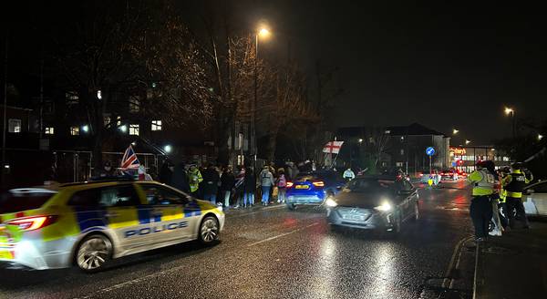 Anti asylum seeker protesters outside Highfield House Hotel 8 1 26 ldrs