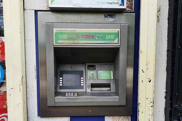 Triangle cashpoint atm 600px CU 20250915 112540