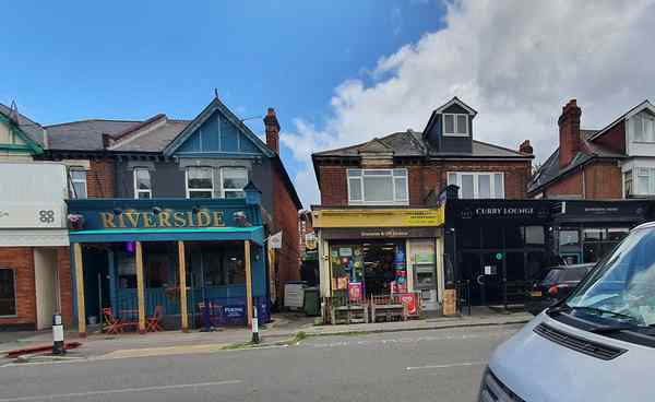 cashpoint atm row of triangle shops 600px 20250915 135038