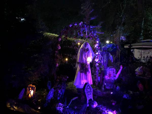 haunted house on hill 2021 skelingtons m phillips