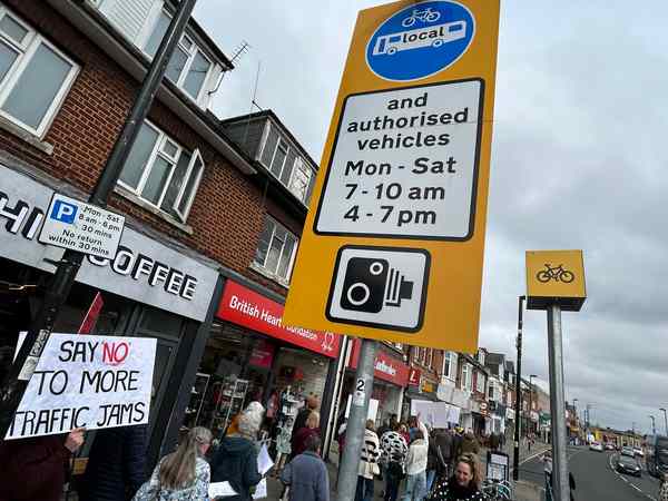 portswood bus gate protest with BG sign pic LDRS