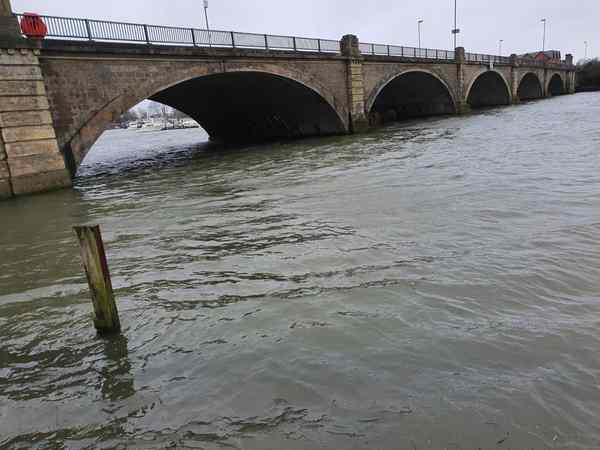 River high at Cobden Bridge 4 1 25